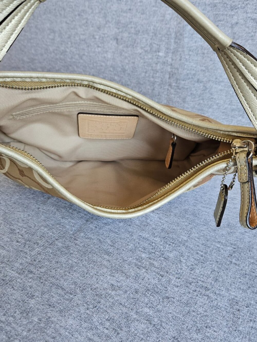 Coach Vintage Signature Small Soho Hobo Shoulder Bag Gold Metallic Optic C Y2K - Picture 9 of 16